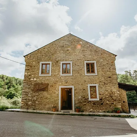 Casa Berbesa, Caserio En Asturias カストロポル