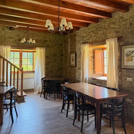 Casa Berbesa, Caserio En Asturias カストロポル
