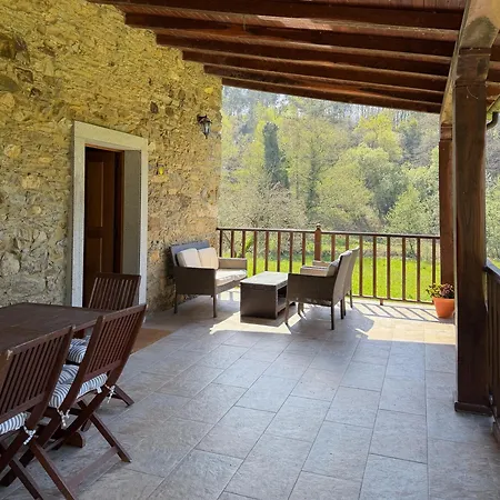 Casa Berbesa, Caserio En Asturias